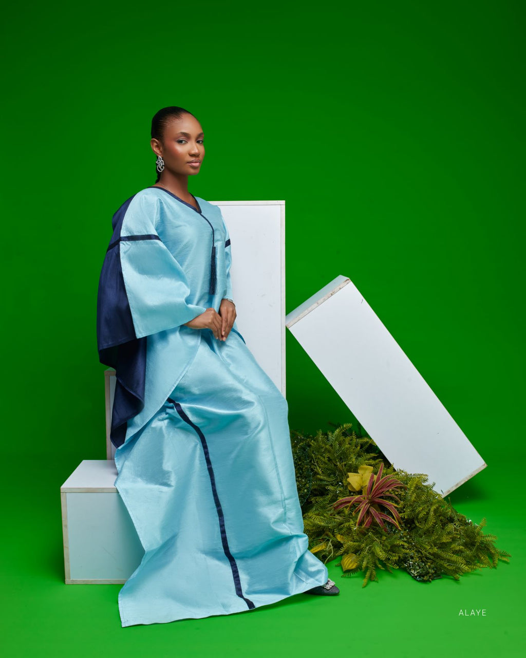 Djamila (Blue)